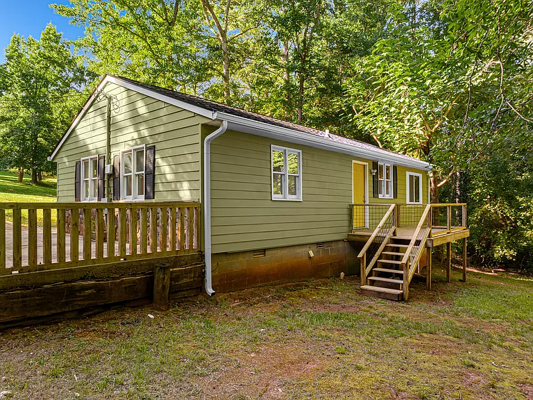 407 Veterans Dr — Photo 27