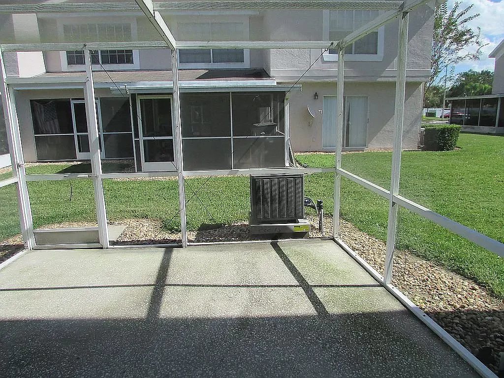 2 bed, 1396 sqft, $2,100 — Photo 3