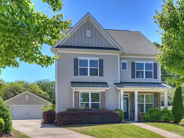 8709 Aspinwall Dr, Charlotte, NC 28216