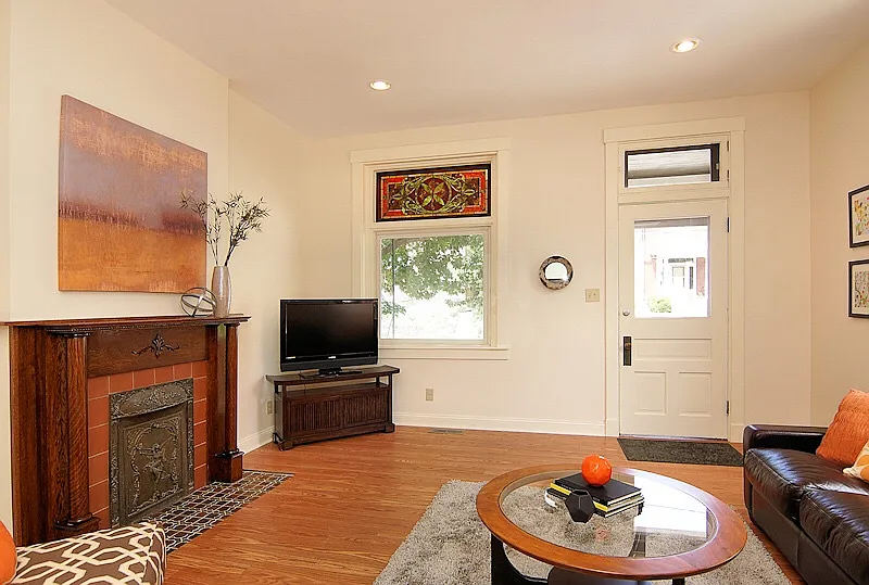 2 bed, 1.5 bath, $1,300 — Photo 3