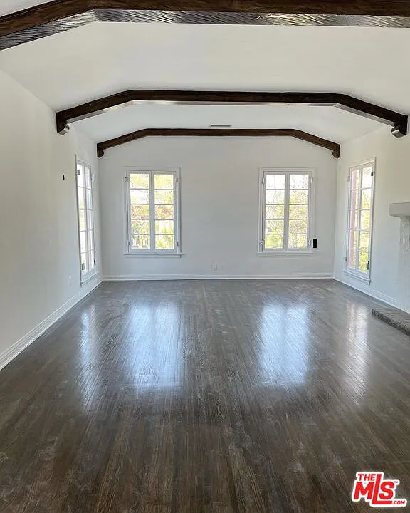 4 bed, 2.0 bath, 2200 sqft, $6,400 — Photo 3