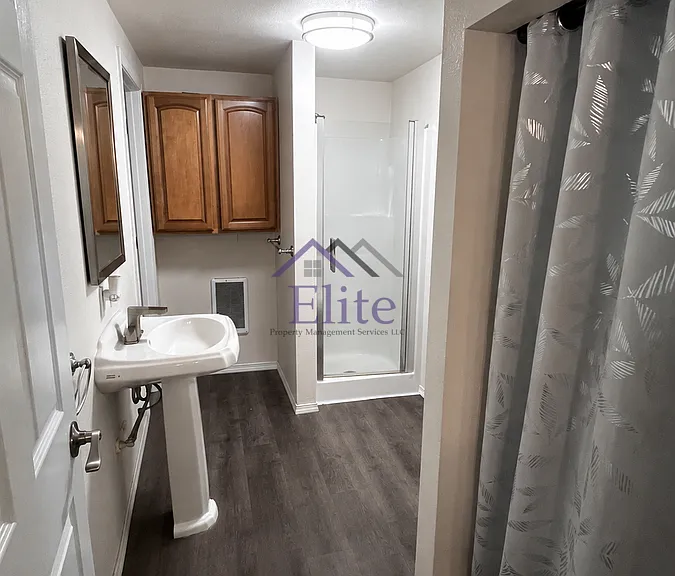 101 E Wood Ln — Photo 9