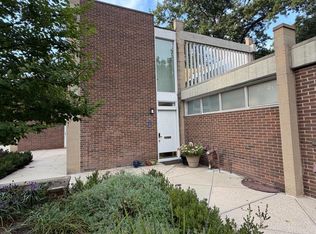 11547 Maple Ridge Rd, Reston, VA 20190
