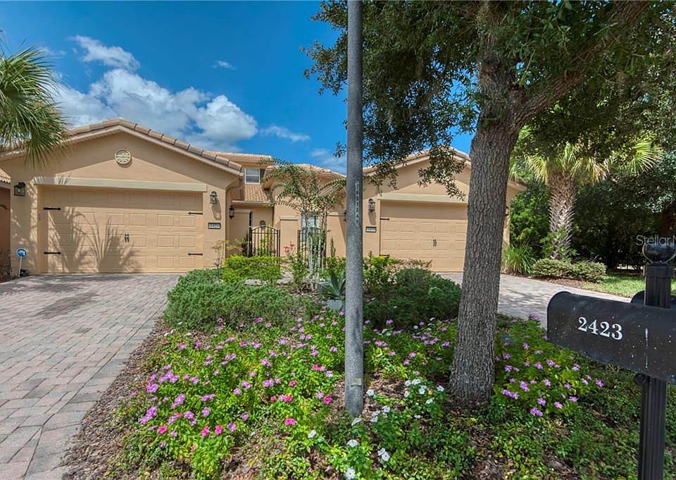 1st image of 2423 Palm Tree Dr
