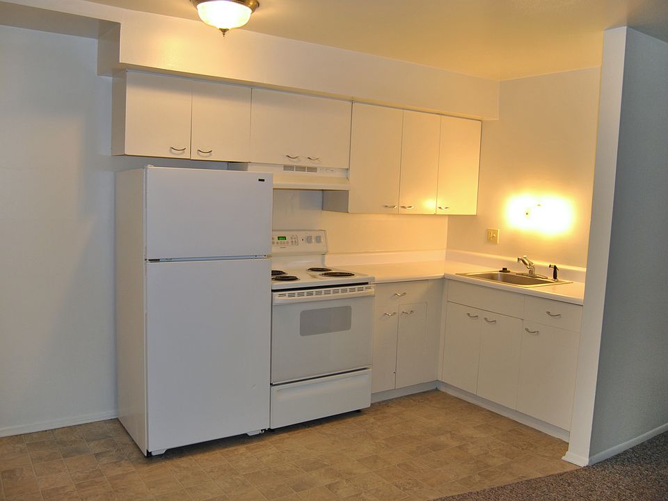 STANDARD ONE BEDROOM KITCHEN