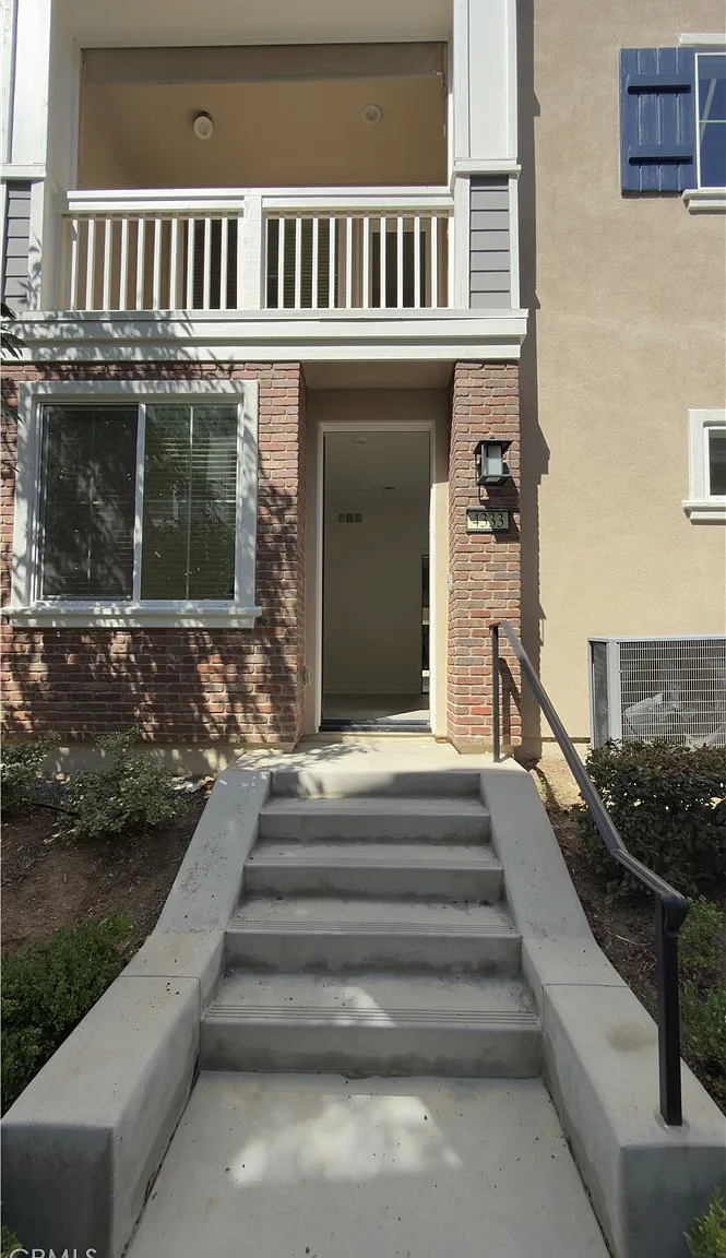 3 bed, 2.5 bath, 1609 sqft, $4,000 — Photo 2