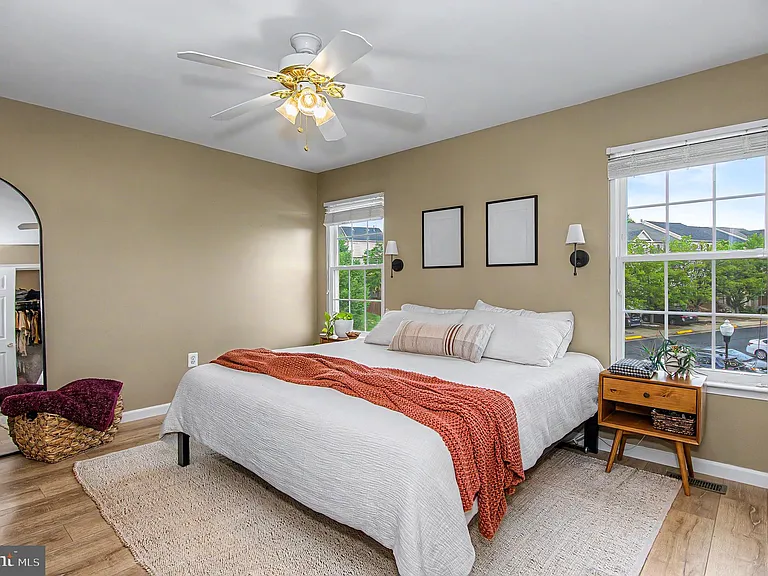 510 Lilac Ter NE — Photo 15