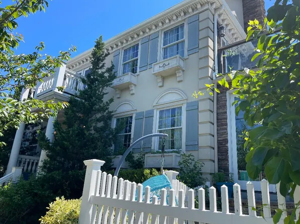 88 Dutchess Blvd, Atlantic Beach, NY 11509