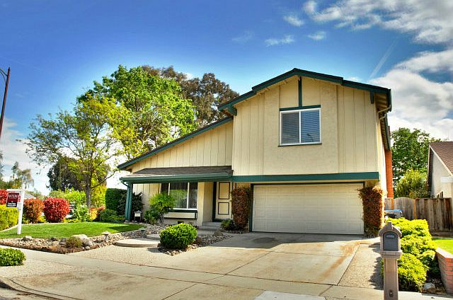 1st image of 309 N Creek Dr