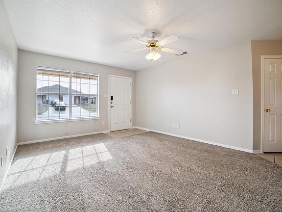 5th image of 319 Cedar Ridge Dr Unit B