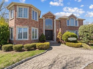 594 Floyd St, Englewood Cliffs, NJ 07632