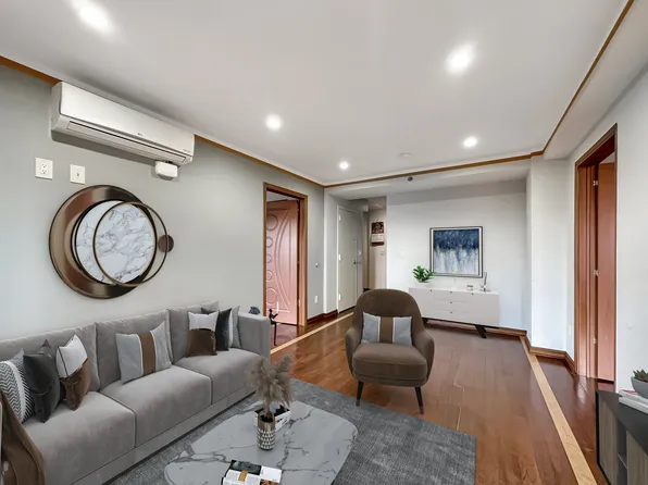 1495 East 28th Street image 2 of 9