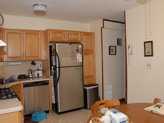 4th image of 637 Katan Ave
