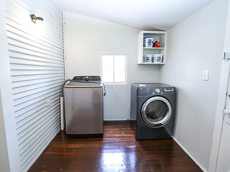 271 S Willow Ave — Photo 33