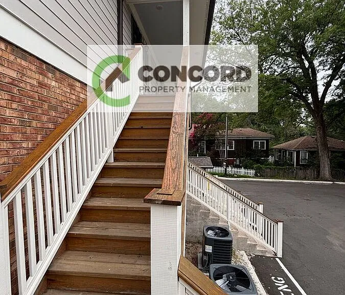 421 E Hendrix St #B — Photo 14