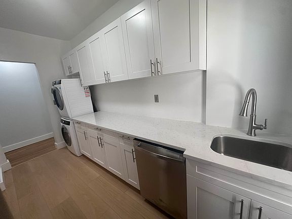3rd image of 500 Fort Washington Ave APT D21