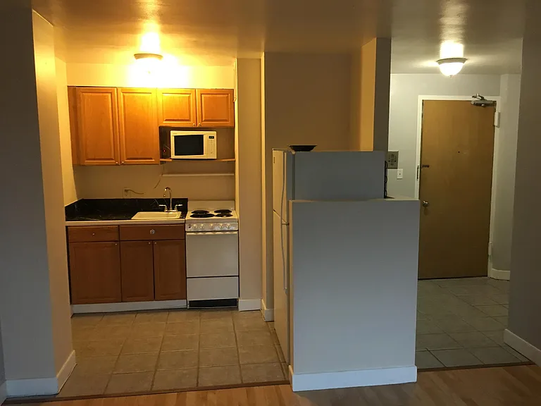 11850 Edgewater Dr #325 — Photo 5