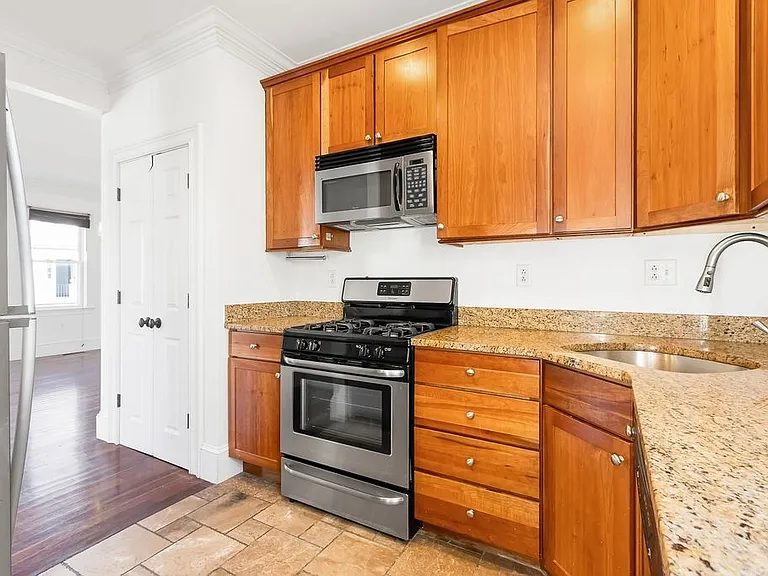 21 Cawfield St #1 — Photo 4
