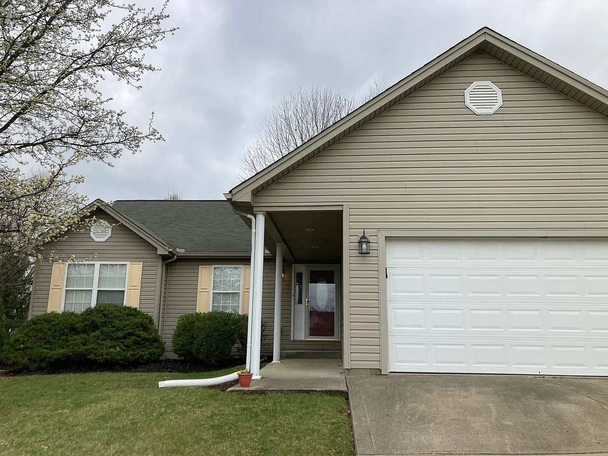 Front - 65 Willow Ridge Ct