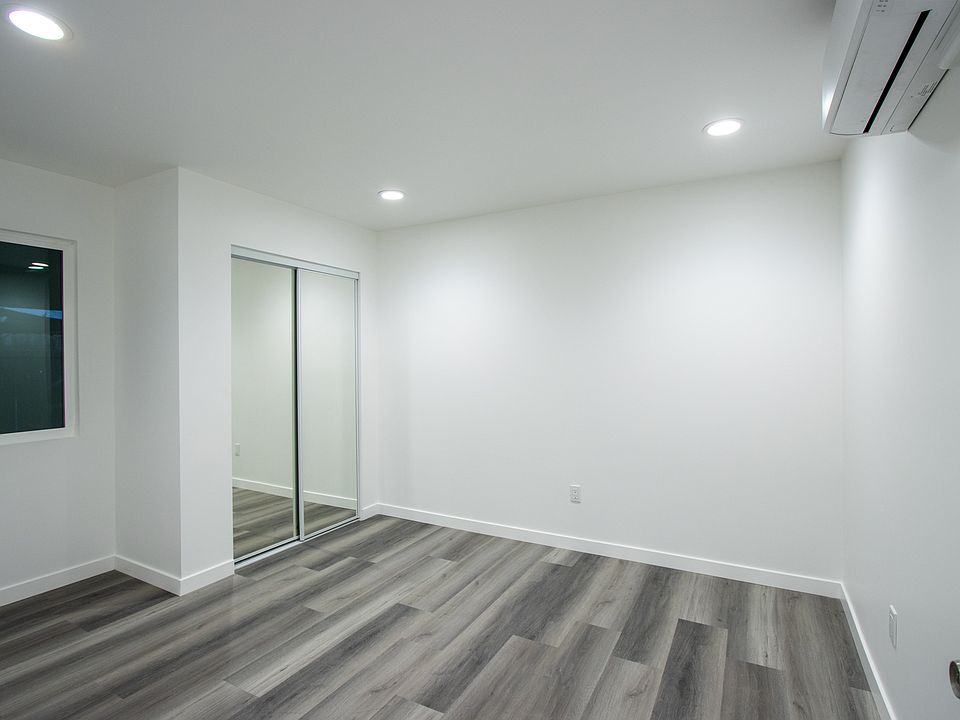 2nd image of 805 S Sylvan St #B