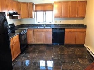 201 Pearce St APT 2E, Fall River, MA 02720