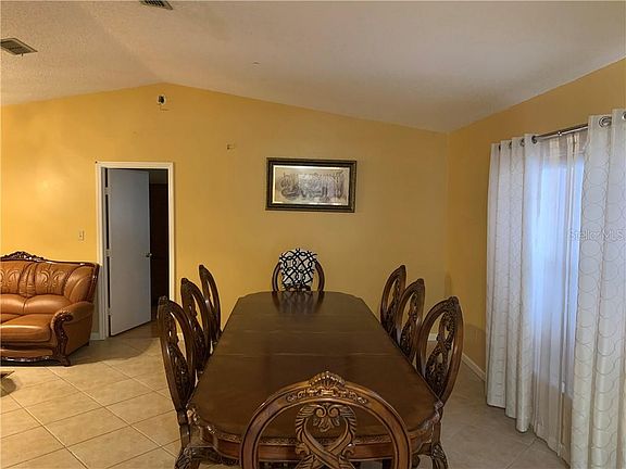 4th image of 8165 Saint Albans Dr #2