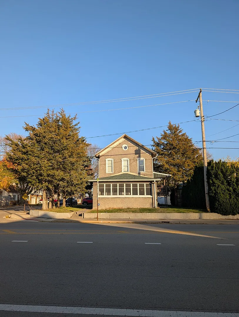1128 Saint Vincent Ave photo 1