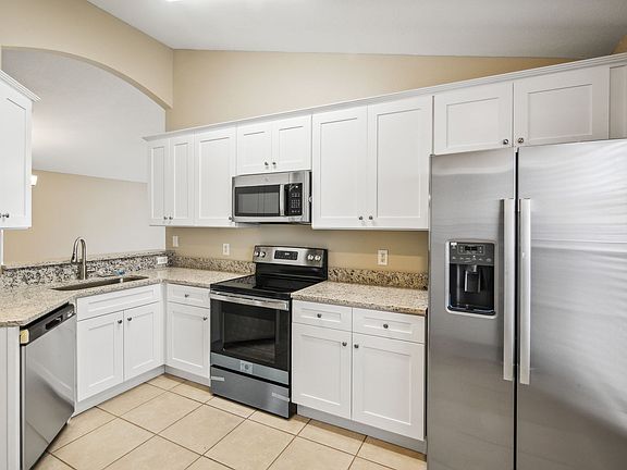 3rd image of 1207 Carey Glen Cir