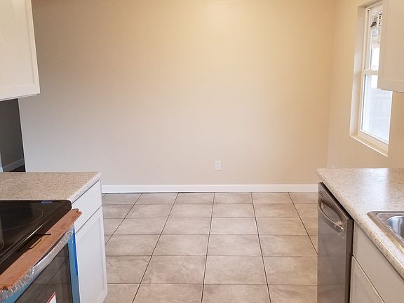 2nd image of 1520 4th St