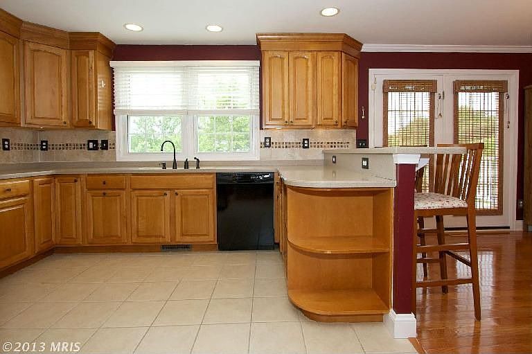 1st image of 600 Lancelot Ln