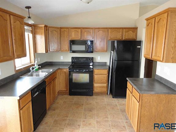 4th image of 3833 N Gemini Dr