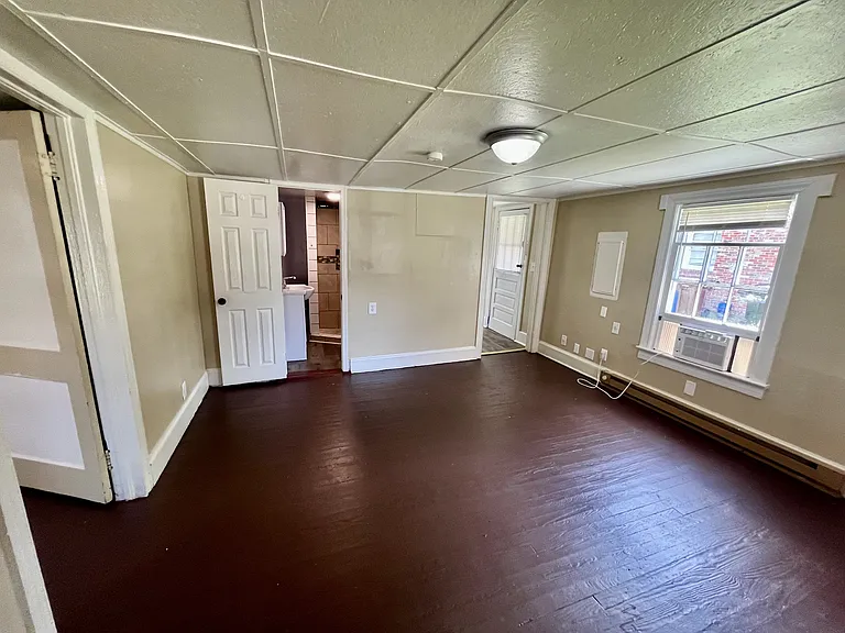 817 State St — Photo 4