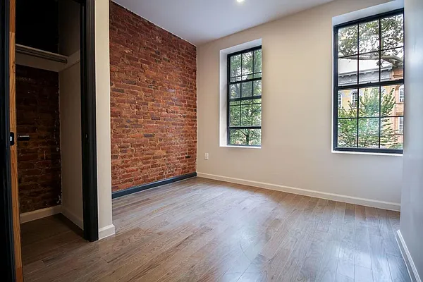 Rented by Purple Stone Realty LLC | media 4