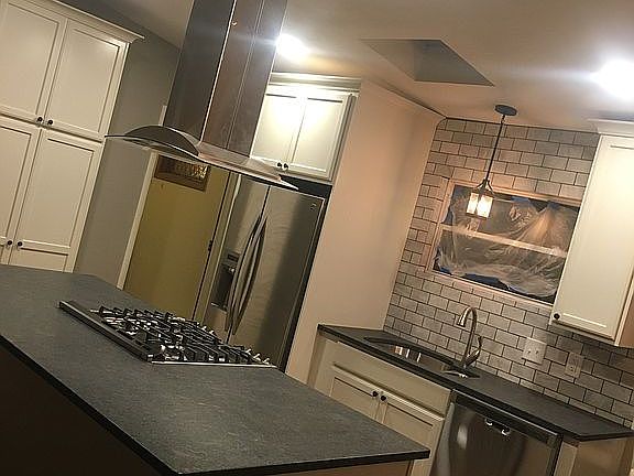 2nd image of 450 E Stafford Ave