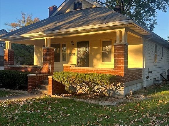 3rd image of 1680 Woodlawn Drive