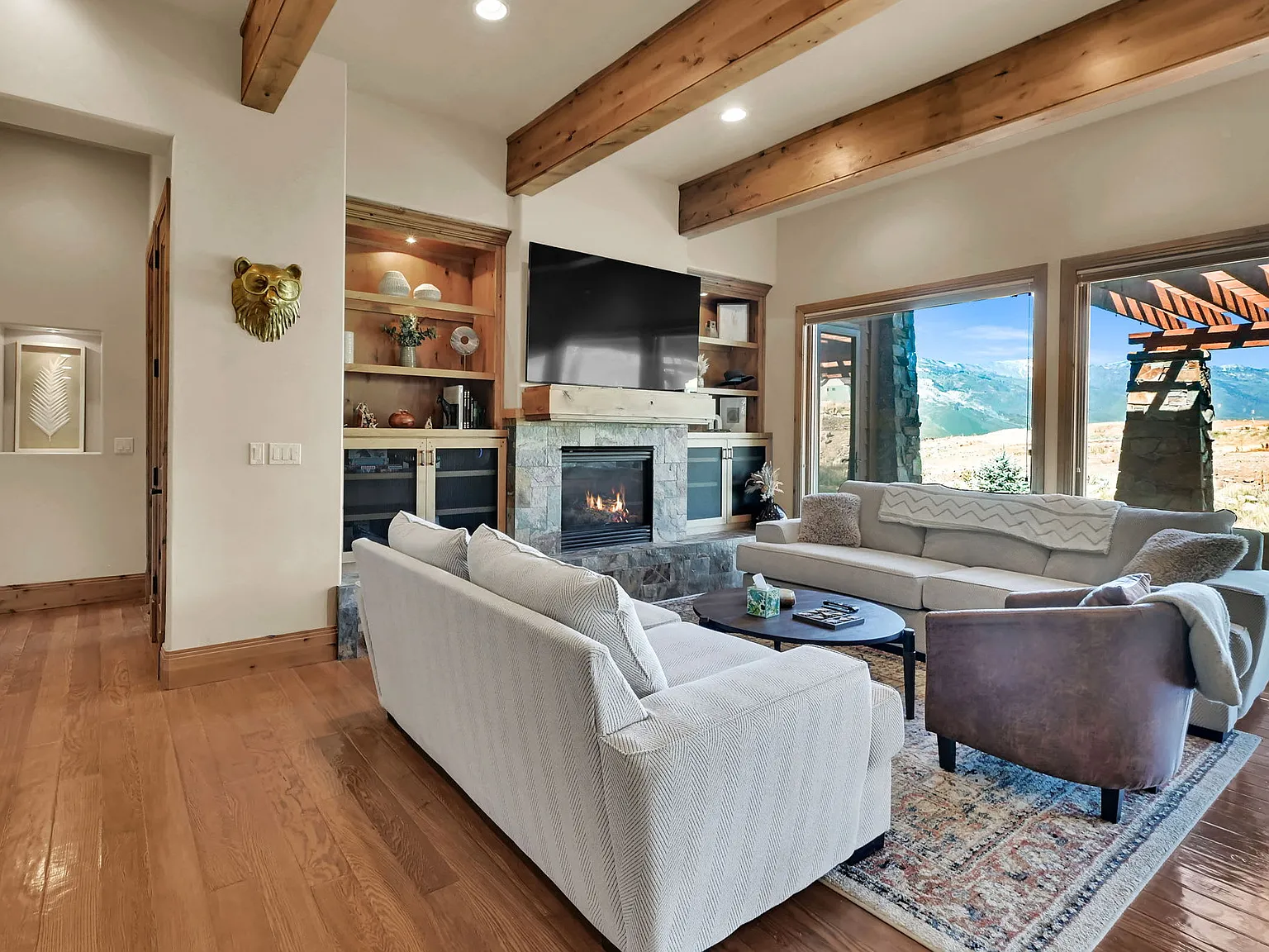 3 bed, 2300 sqft, $4,500 — Photo 4