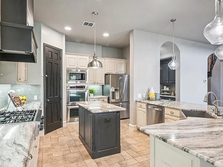 920 Norma Ln — Photo 9