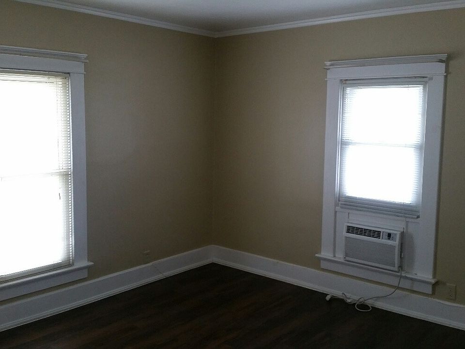 1st image of 832 Park Ave