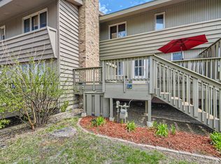 207 Windsor Ct, New Brighton, MN 55112