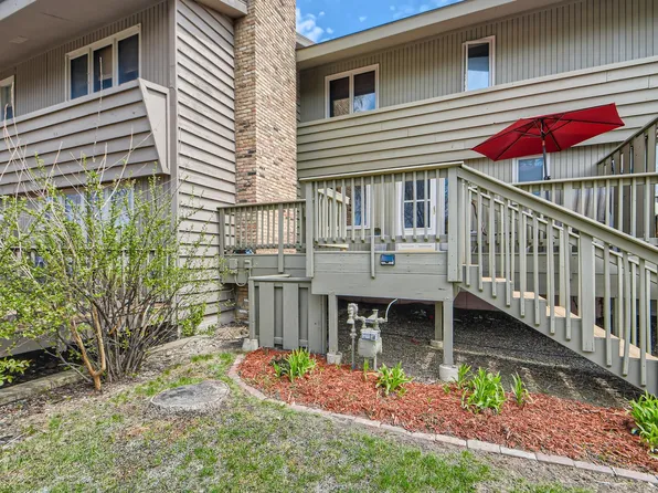 207 Windsor Ct, New Brighton, MN 55112