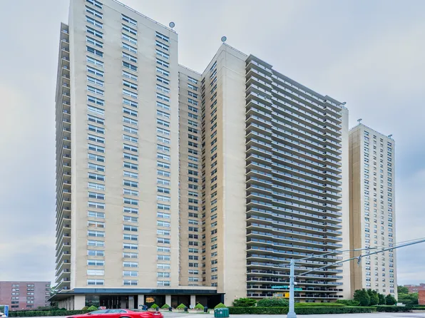 110-11 Queens Boulevard image 1 of 36