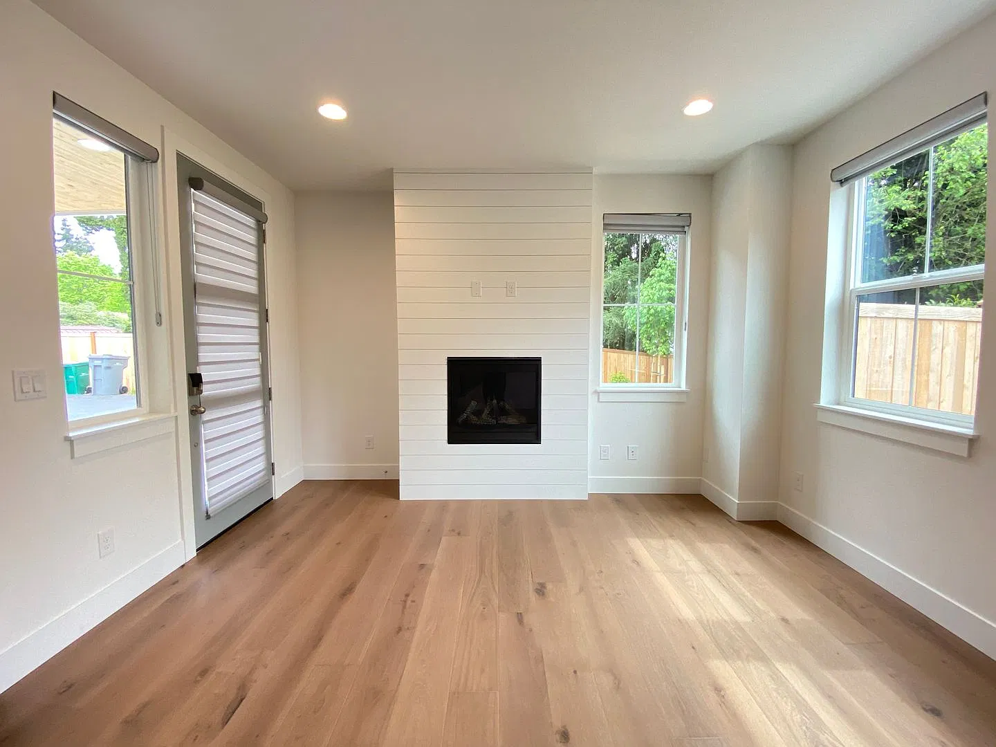 Modern SFH for Rent — Photo 4