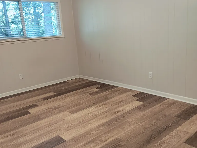 109 Maple St — Photo 16