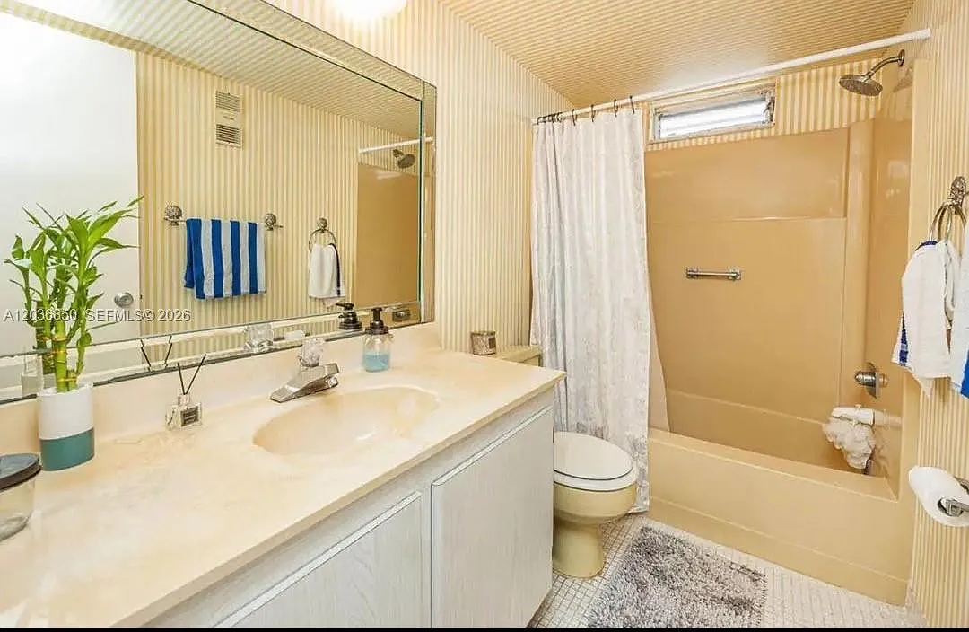 Village Royale Greenwood — Photo 1