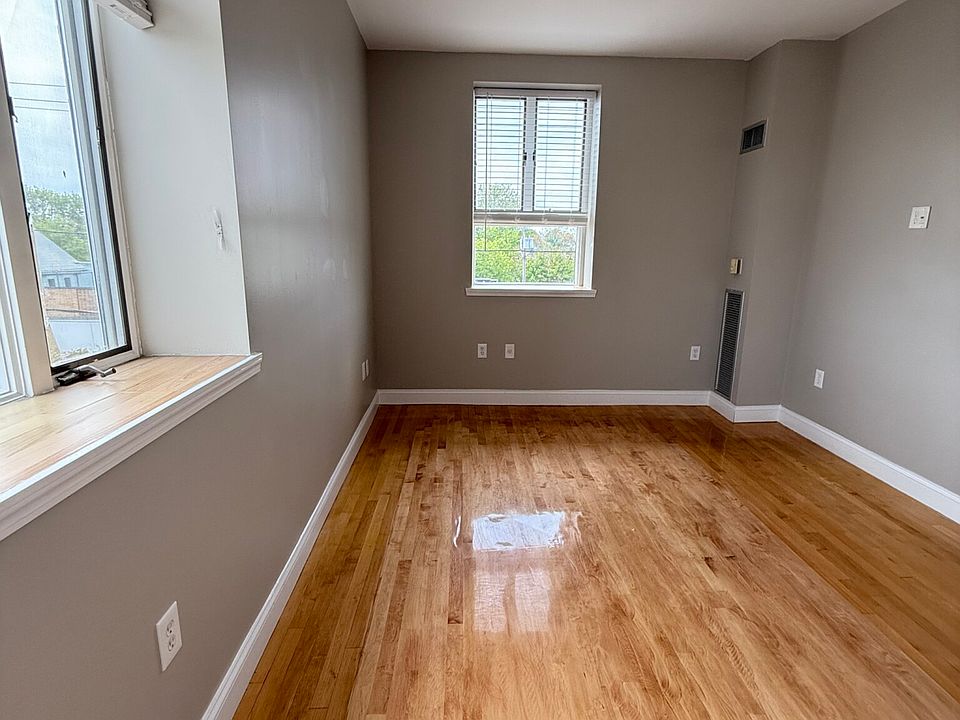 2nd image of 312 Shirley St #201