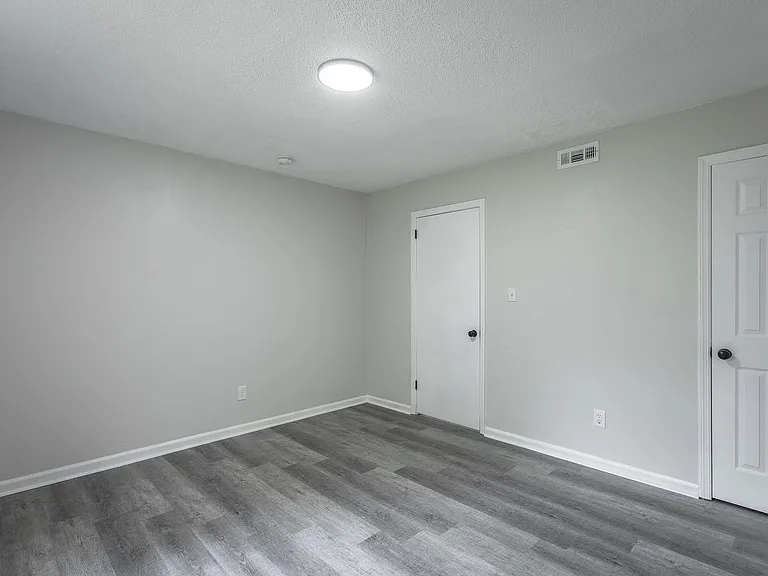 833 Sylvan Dr — Photo 16