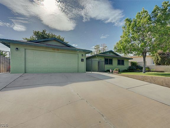 2nd image of 1320 Gloria Ln