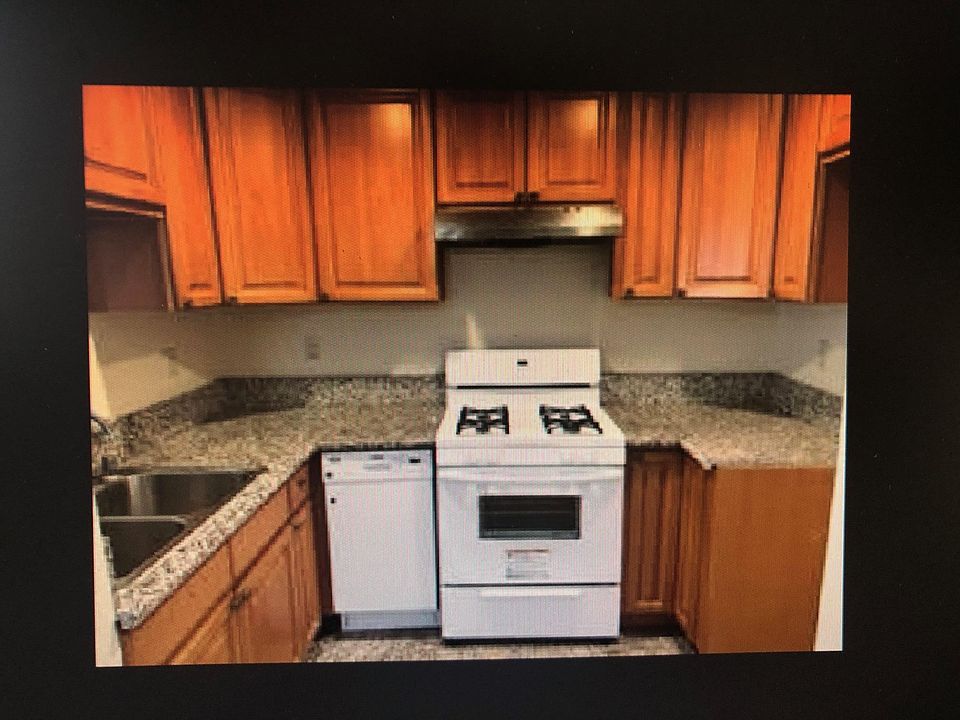 1st image of 396 W Dryden St APT 205