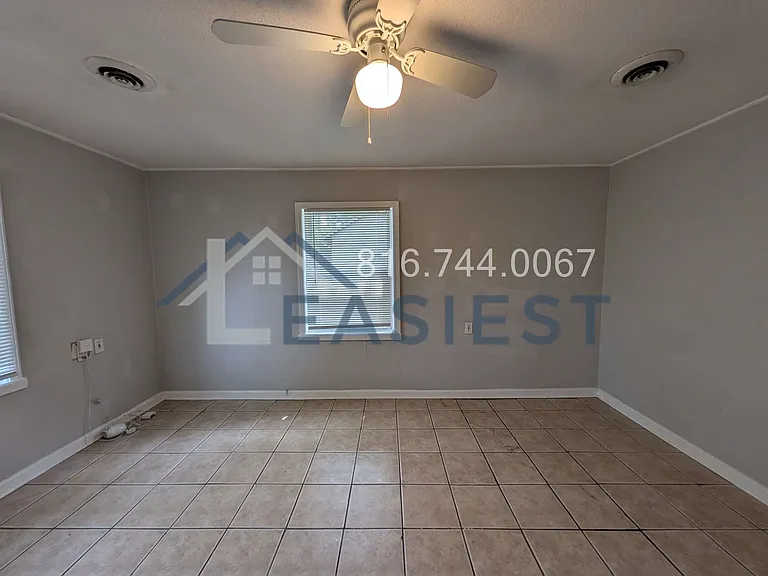 8832 N Forest Ave — Photo 9