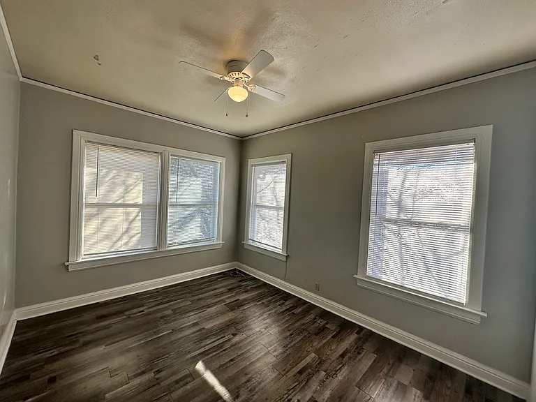 216 W Oak Ave #4 — Photo 15
